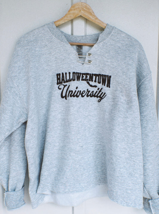 EMBROIDERED ASH HALLOWEEN TOWN CROPPED V-NECK SWEATSHIRT WITH RHINESTONE PINS - MEDIUM
